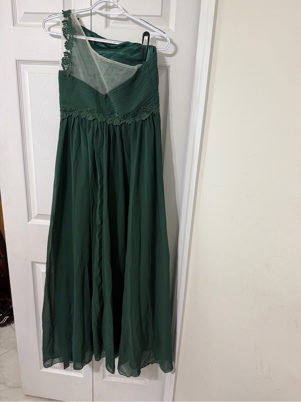 One-Shoulder Emerald Green Evening Gown